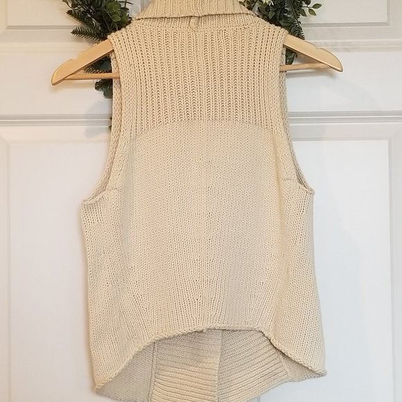 EUC Cream Shawl Collar Single Button Sweater Vest Style #869 - Picture 2 of 6